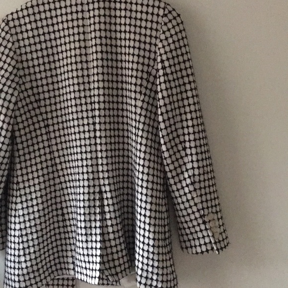 Ann Taylor. Size small. Jacket/blazer. - Picture 6 of 8